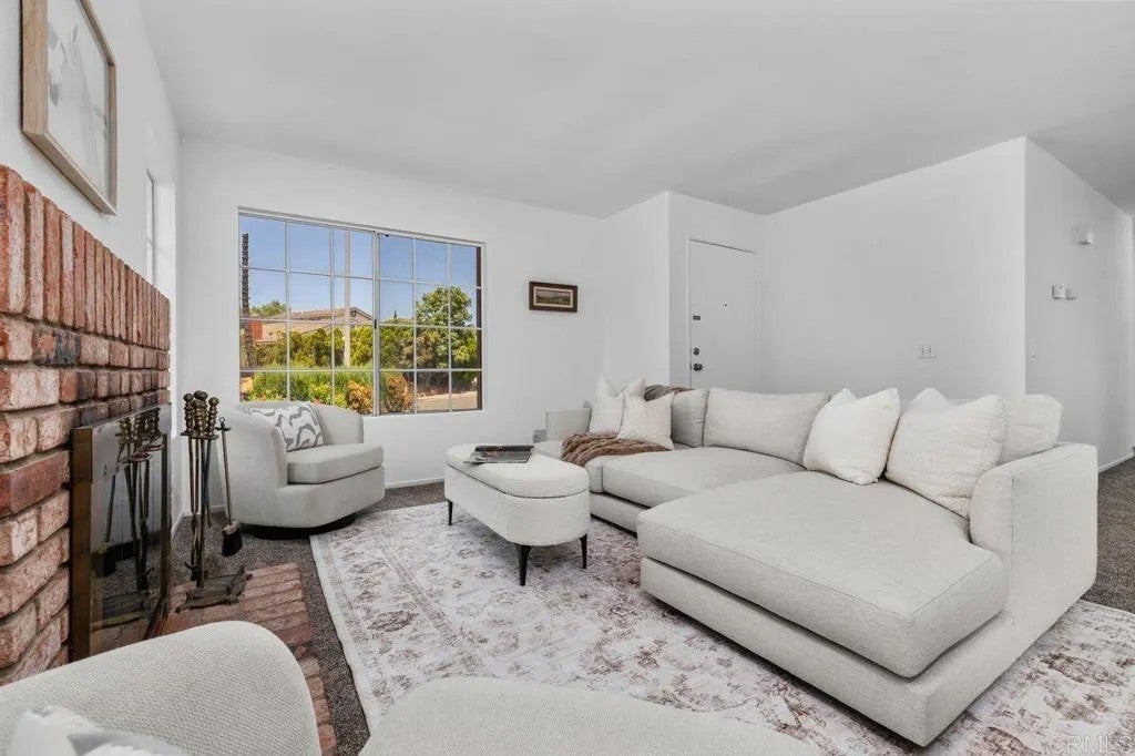 221 Henrietta Court