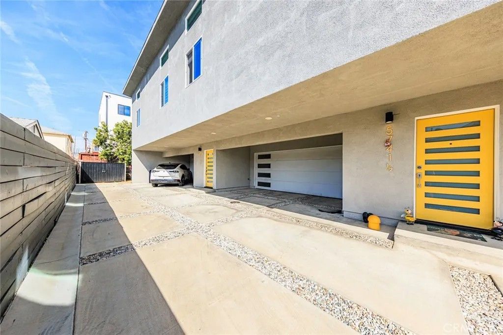 Photo of 5743 Case Ave, North Hollywood, CA 91601 (MLS # BB26091875)