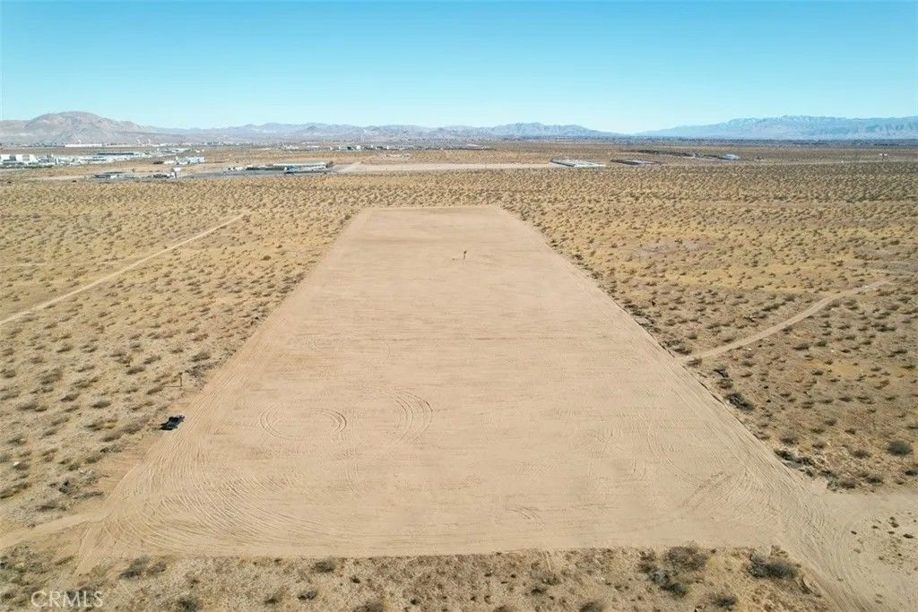 Photo of 7 Jonathan St, Adelanto, CA 92301 (MLS # CV26017521)