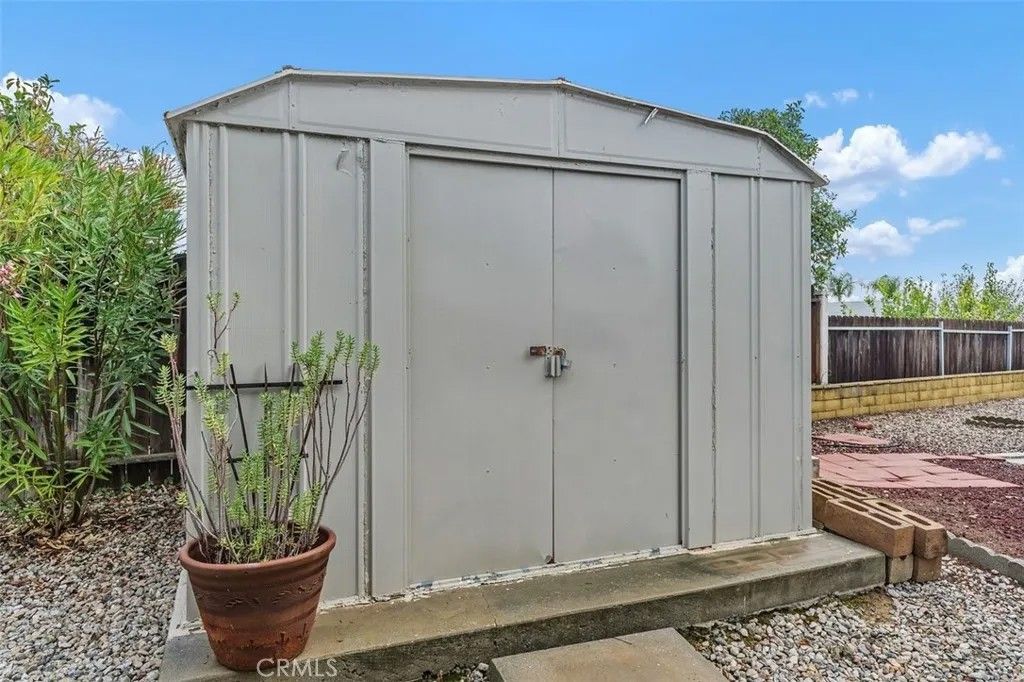 Photo of 38230 Calle Arrebol, Murrieta, CA 92563 (MLS # SW25265268)