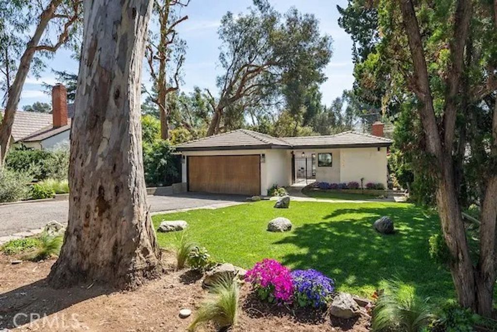 Photo of 3136 Via La Selva, Palos Verdes Estates, CA 90274 (MLS # SB26046937)