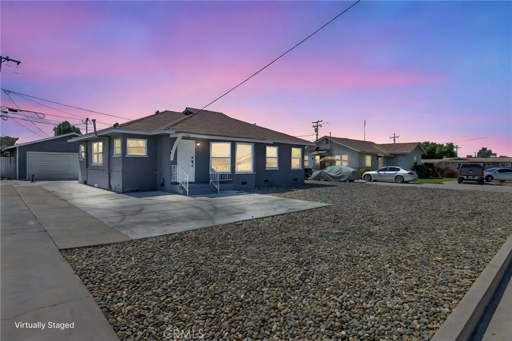 Photo of 1483 E Bardsley Avenue, Tulare, CA 93274 (MLS # IG26027133)