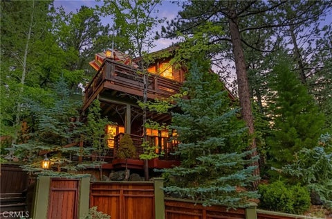 Photo of 845 Menlo Dr, Big Bear Lake, CA 92315 (MLS # IG26088360)