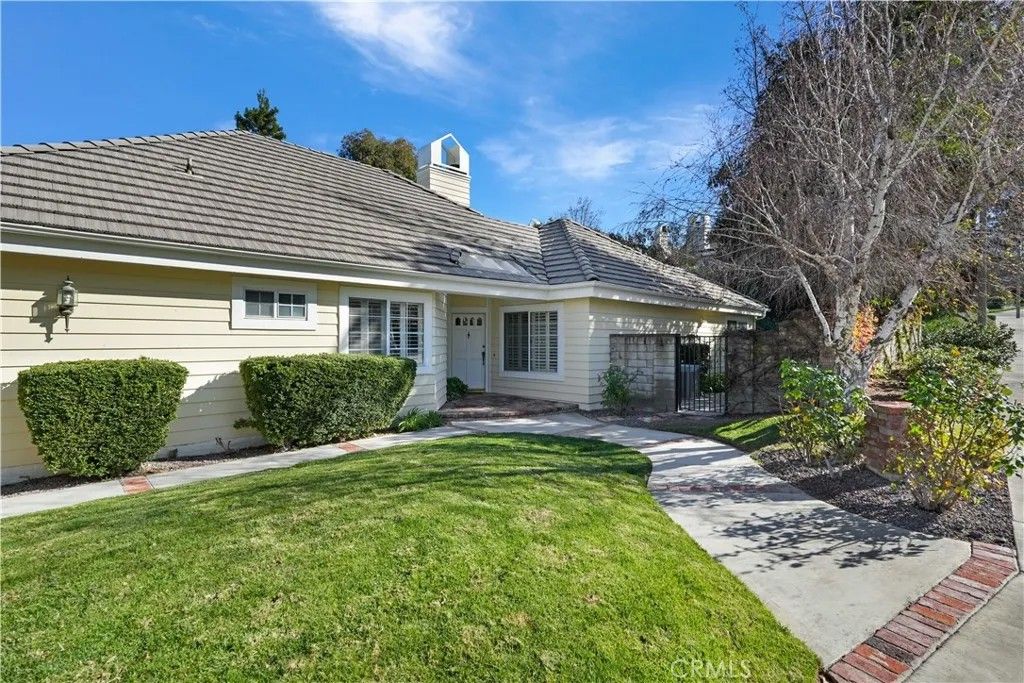 Photo of 24486 Stonechat Court, Valencia, CA 91355 (MLS # SR26004879)