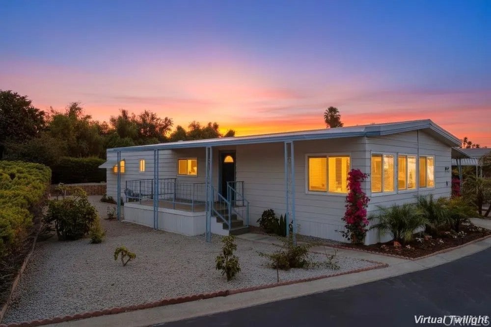 3535 Linda Vista 67