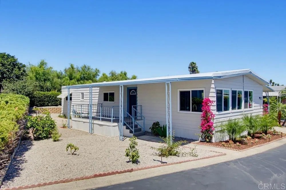 3535 Linda Vista 67