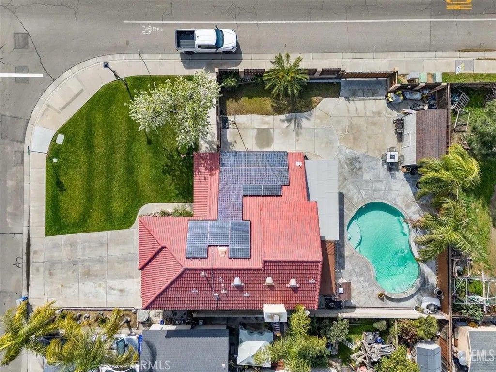 Photo of 799 Moscato St, Mcfarland, CA 93250 (MLS # SR26033877)