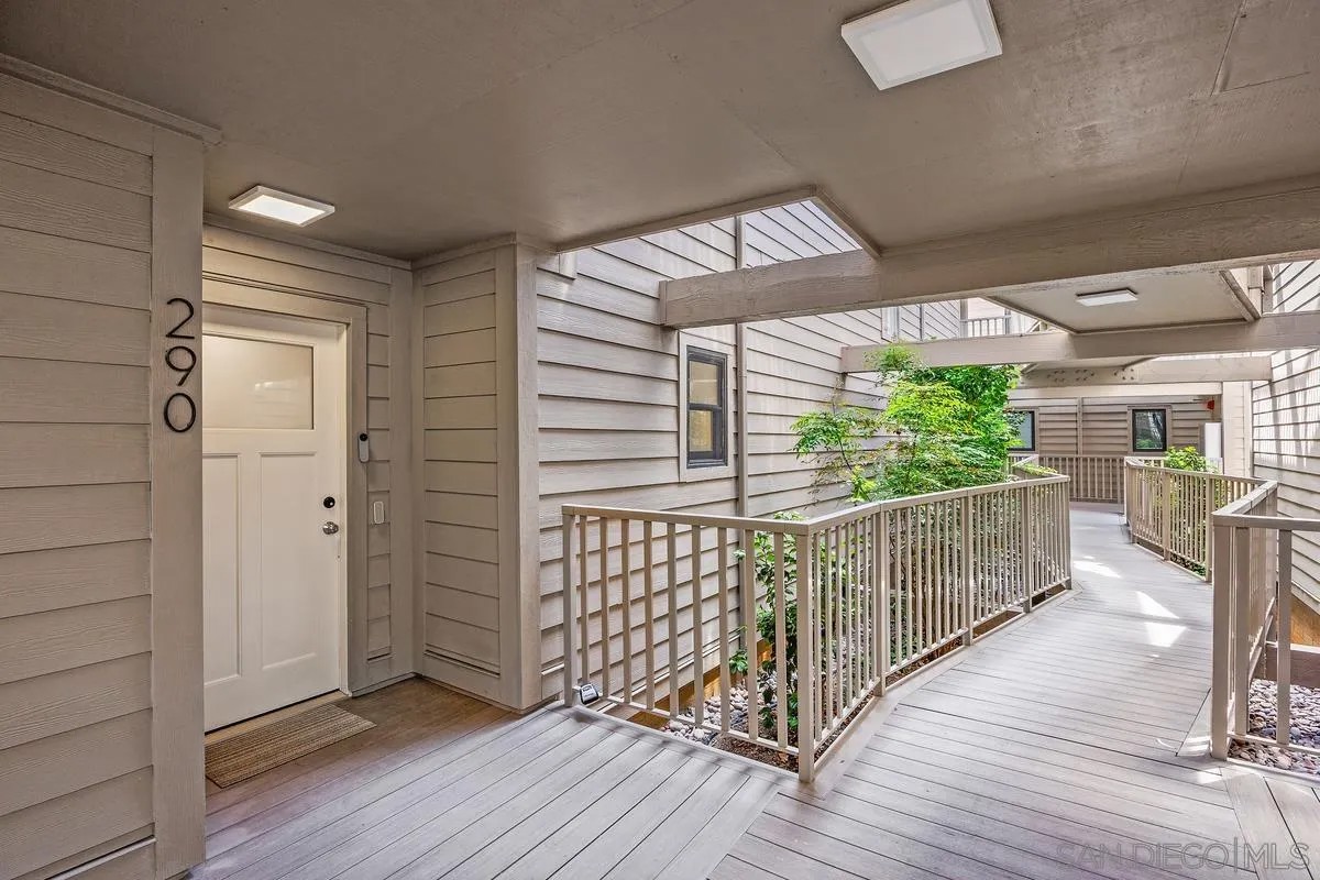 290 Dolphin Cove Ct