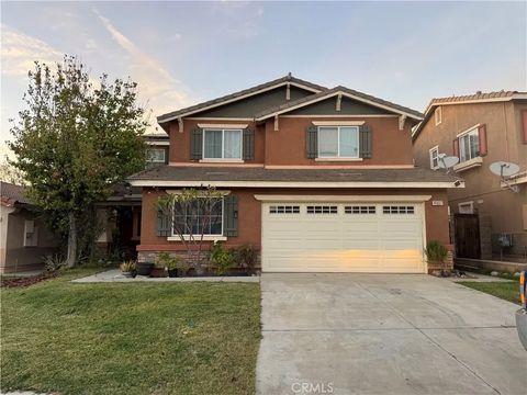 Photo of 45007 Altissimo Way, Lake Elsinore, CA 92532 (MLS # MB25279168)