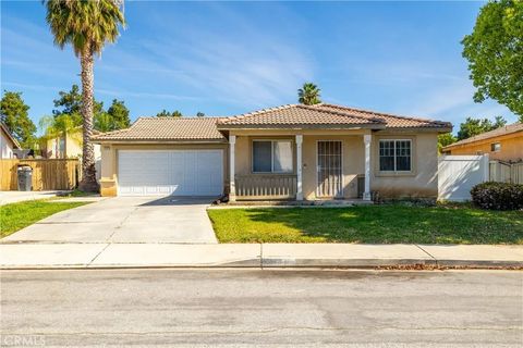Photo of 15332 Aguila Pass, Moreno Valley, CA 92555 (MLS # SW26057063)