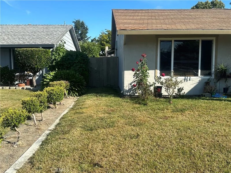 3239 Santa Paula