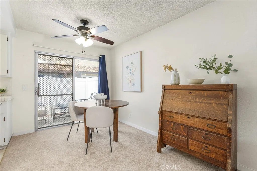 571 W Greenwood Avenue 12