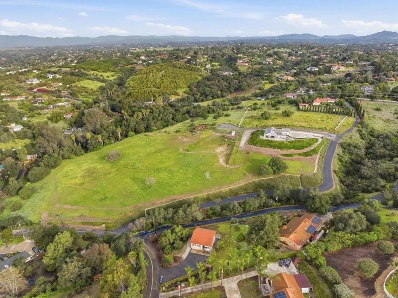 3600 Linda Vista