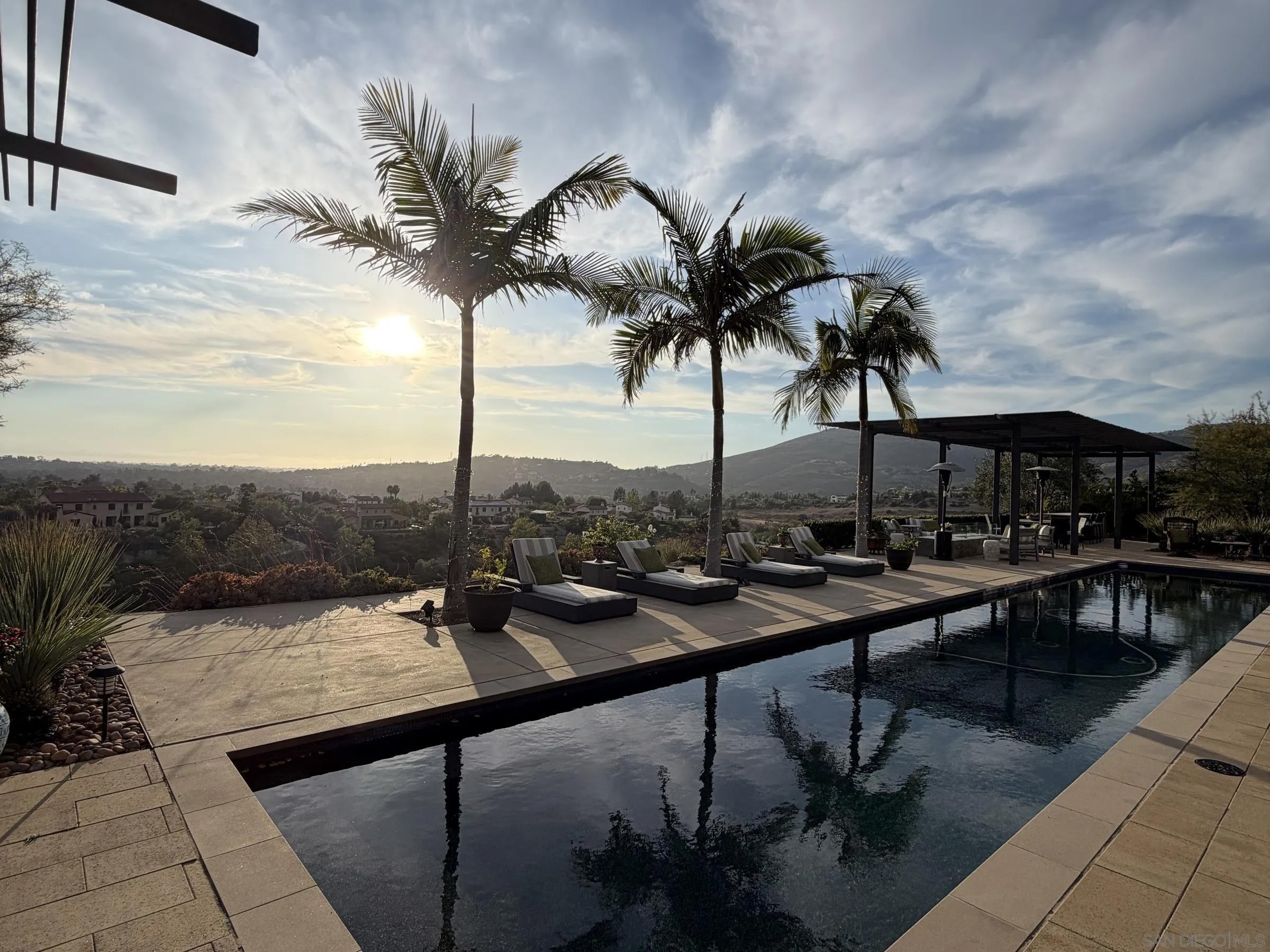 17004 Rendezvous Cir