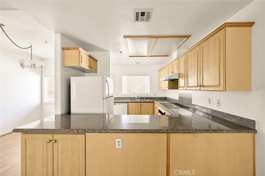 121 N Mcpherrin Avenue 105