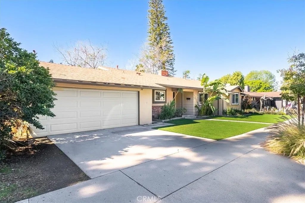 6461 Hillgrove