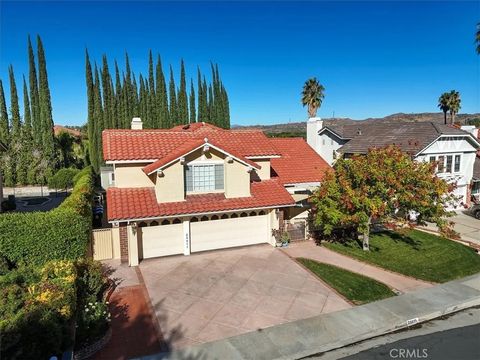 Photo of 28011 Charles Dr, Saugus, CA 91350 (MLS # SR25239555)
