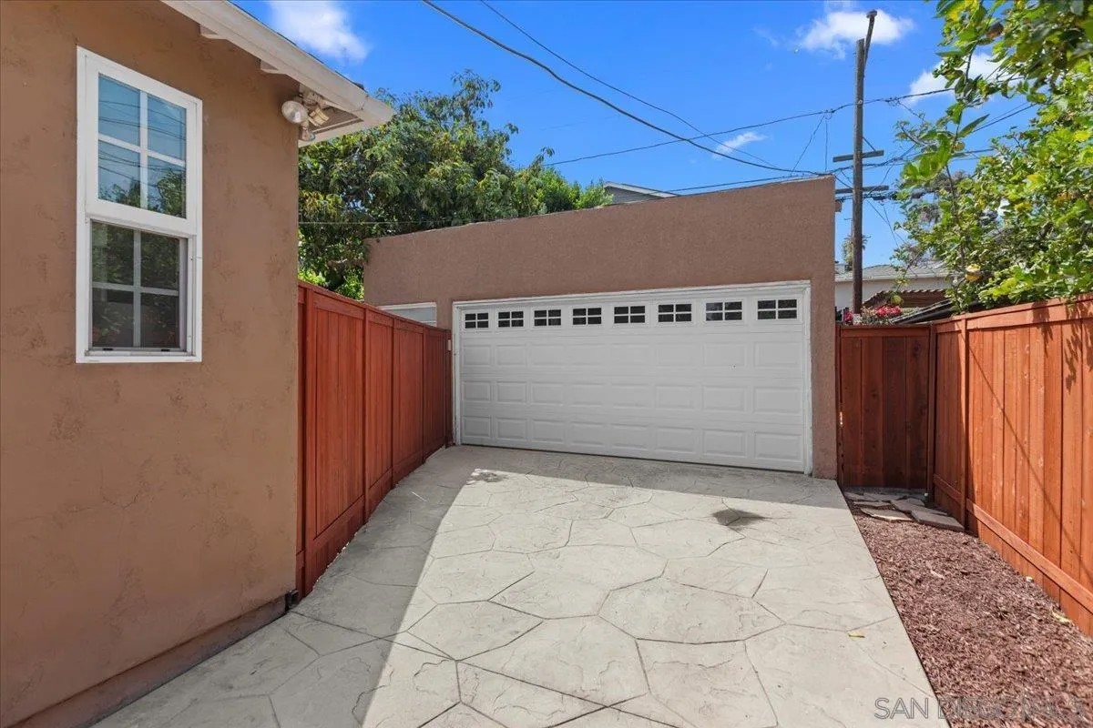 633 Arroyo