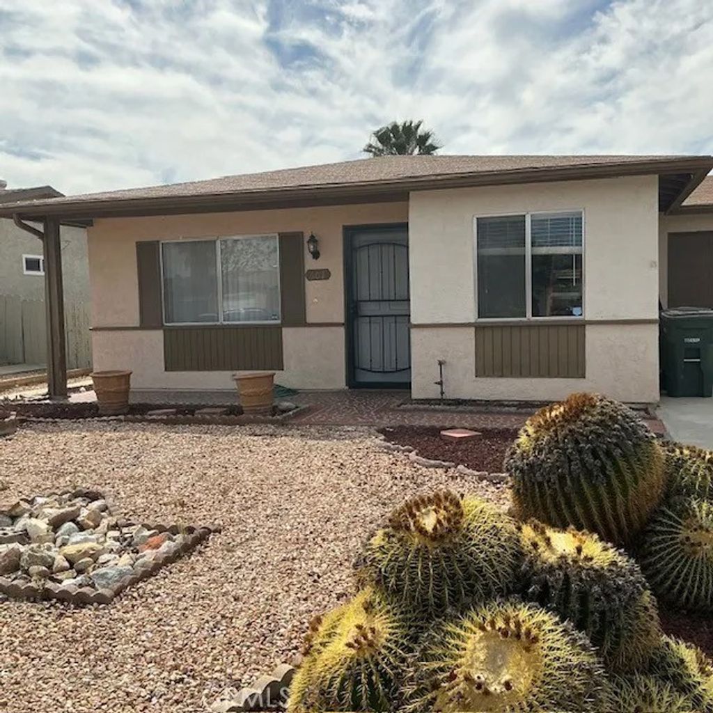 Photo of 601 Corona Street, Hemet, CA 92545 (MLS # SW26084027)