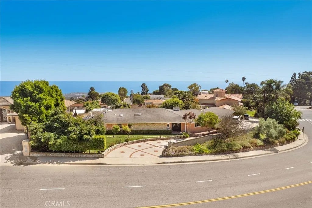 2929 Crest Drive