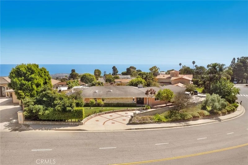 2929 Crest Drive