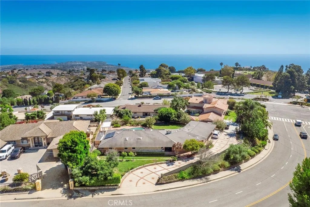 2929 Crest Drive