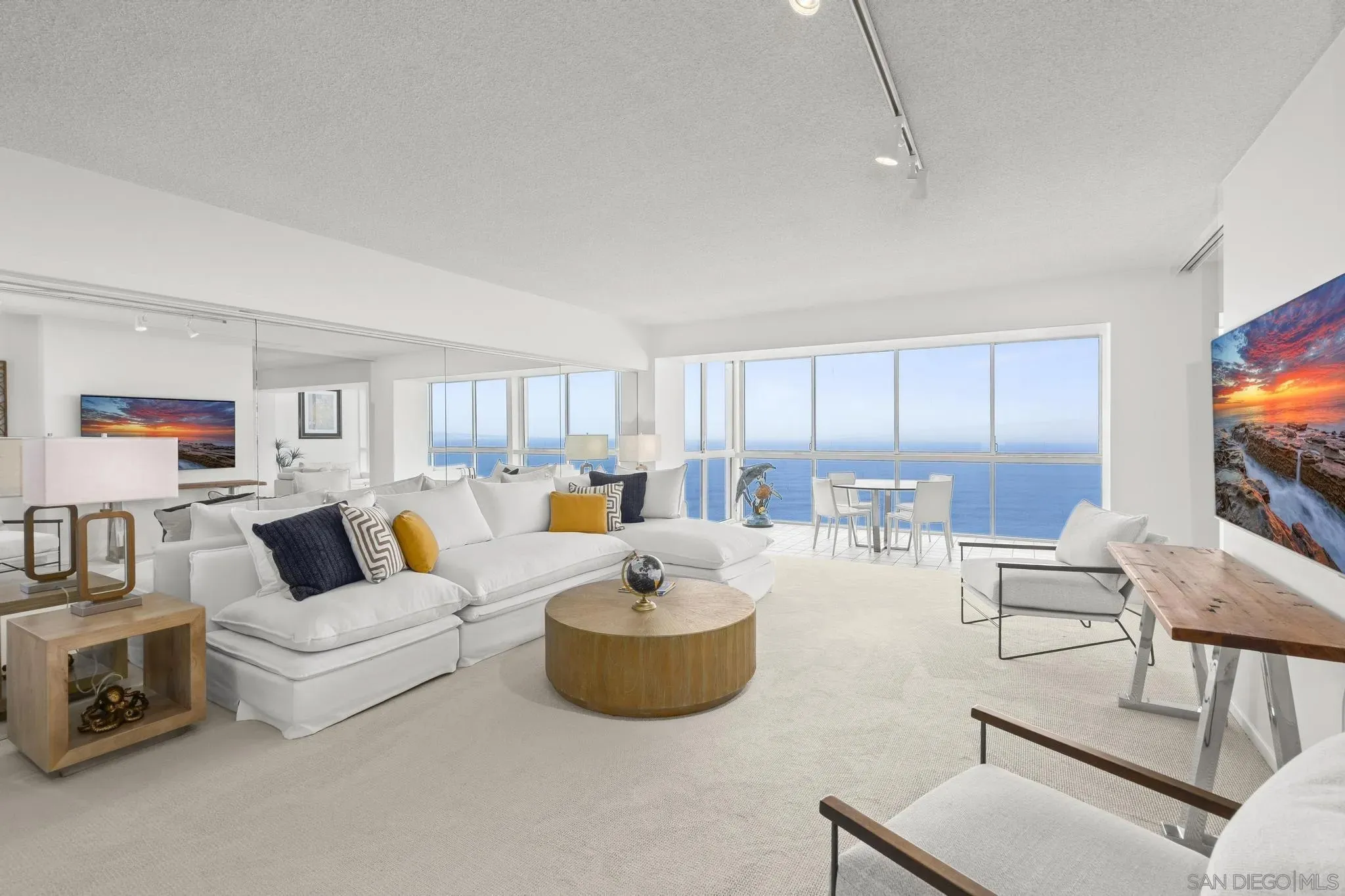 La Jolla, California 92037, United States, 2 Bedrooms Bedrooms, ,2 BathroomsBathrooms,Residential,Active,186852