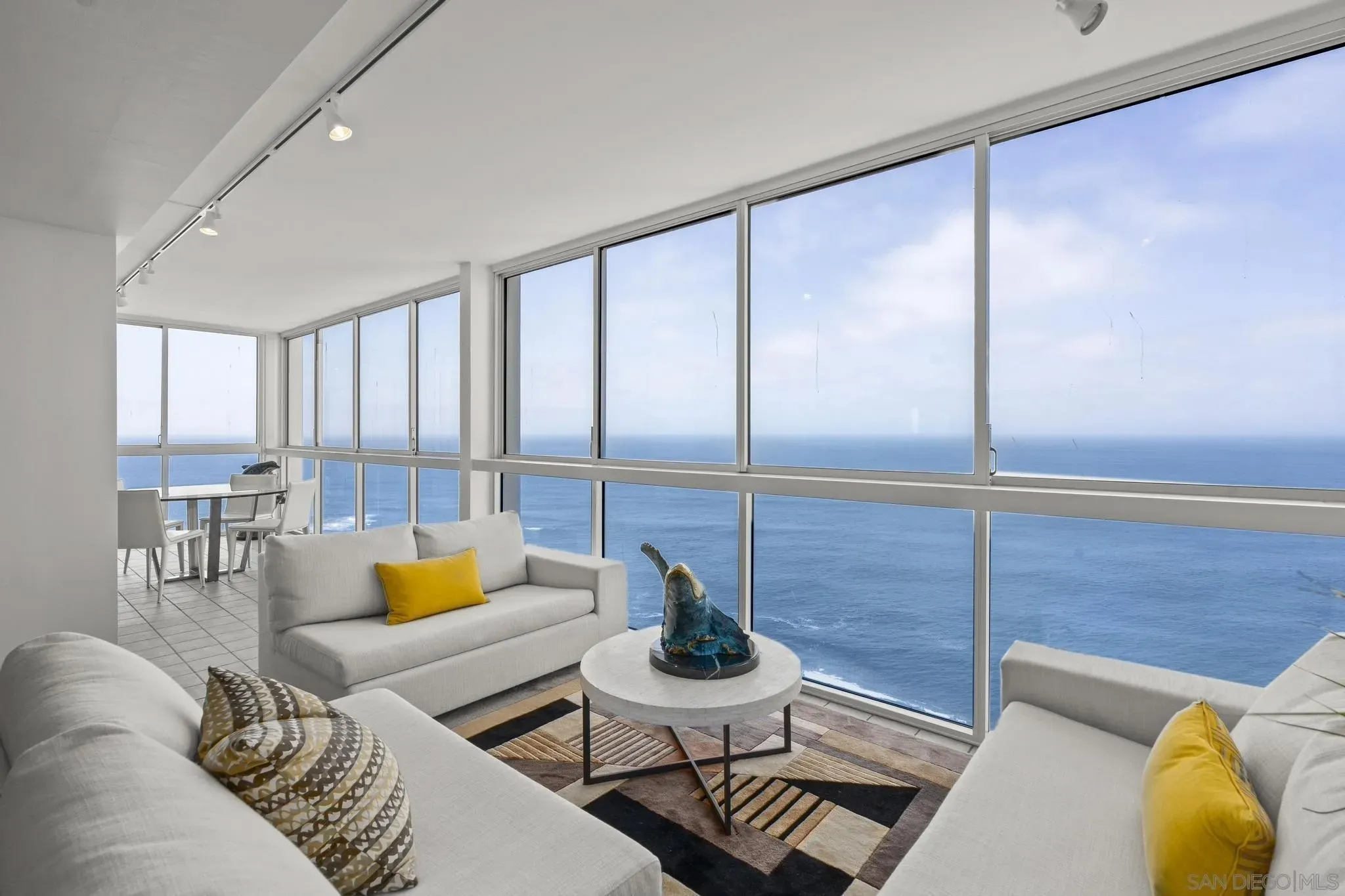 La Jolla, California 92037, United States, 2 Bedrooms Bedrooms, ,2 BathroomsBathrooms,Residential,Active,186852