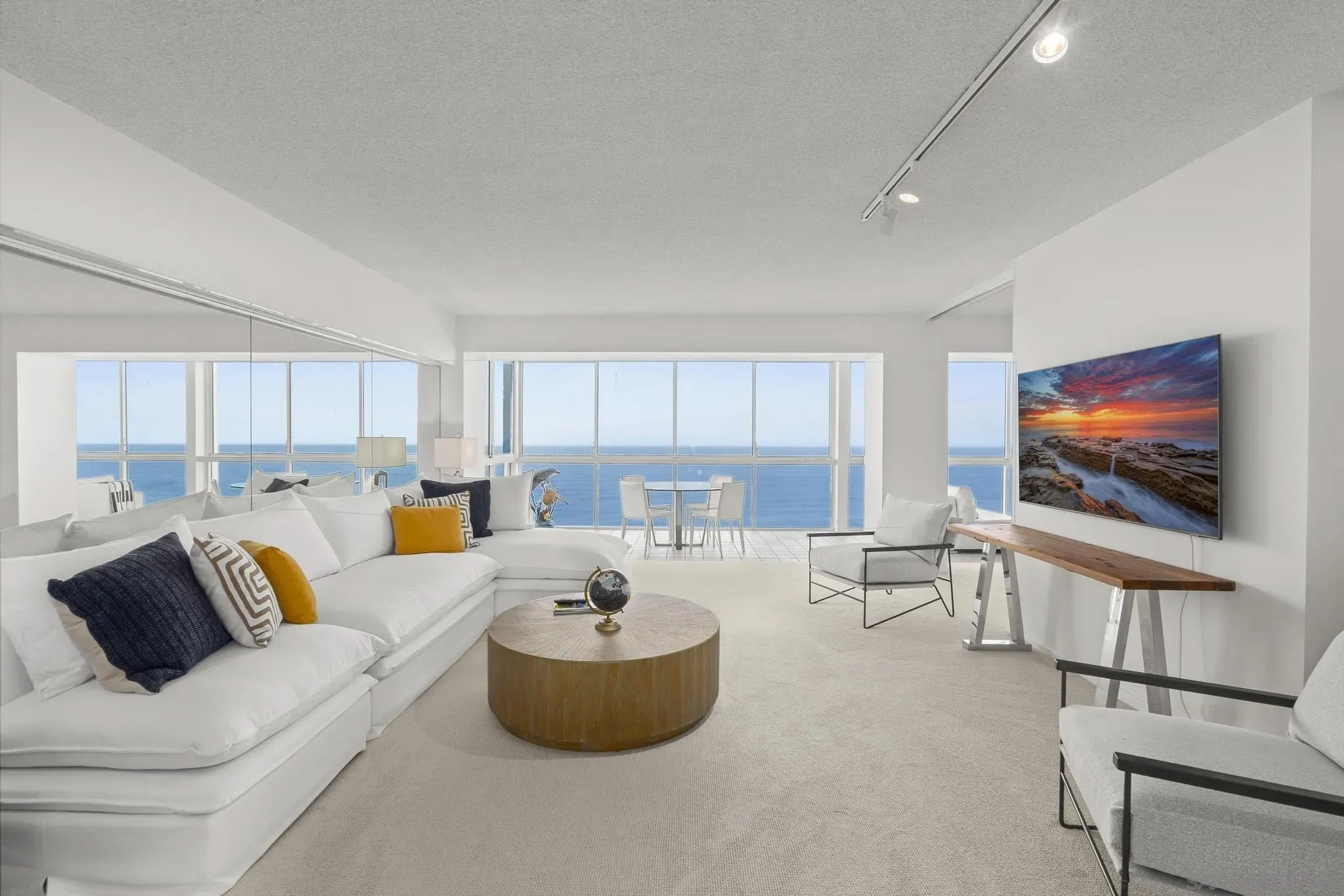 La Jolla, California 92037, United States, 2 Bedrooms Bedrooms, ,2 BathroomsBathrooms,Residential,Active,186852