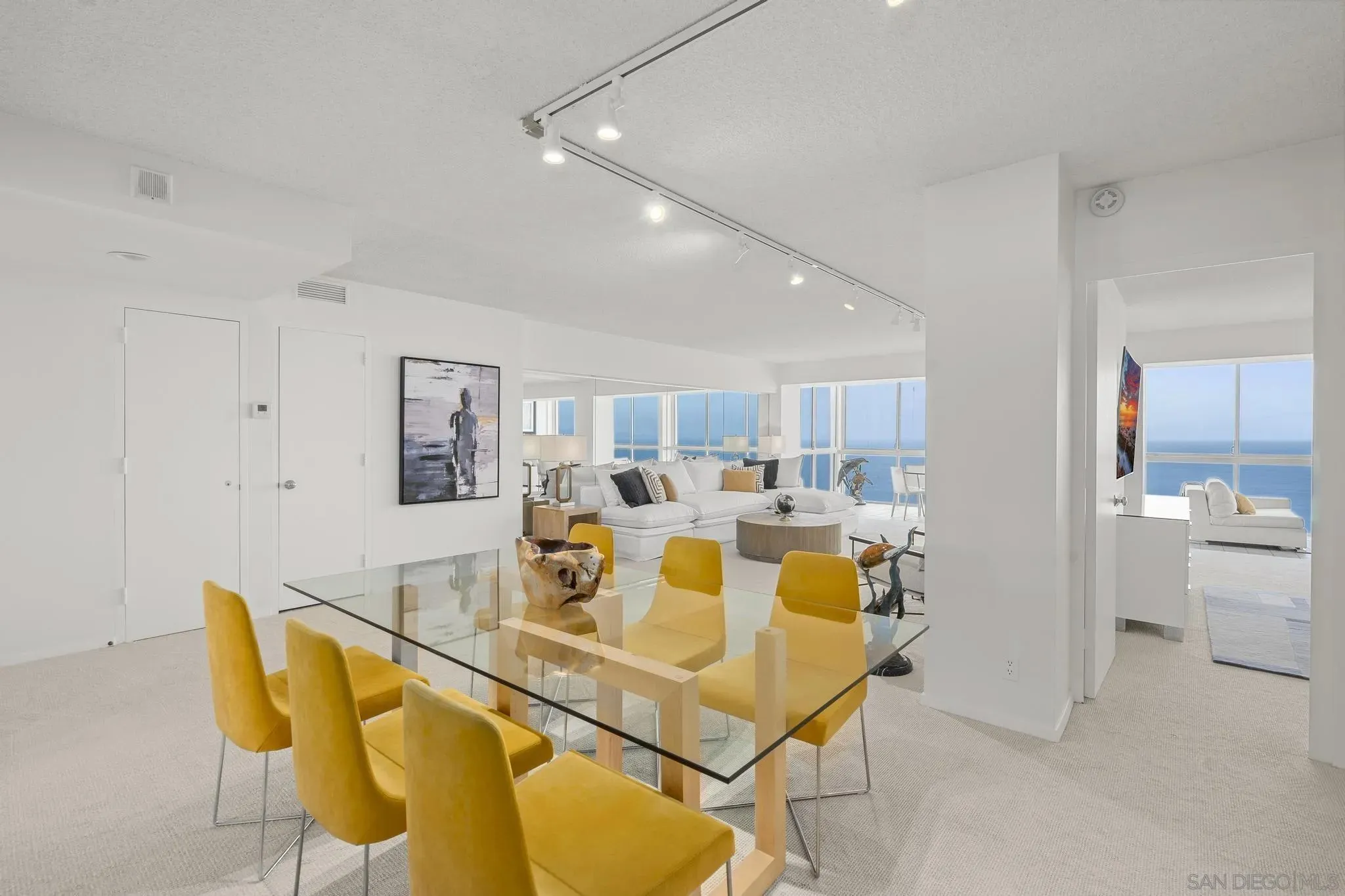 La Jolla, California 92037, United States, 2 Bedrooms Bedrooms, ,2 BathroomsBathrooms,Residential,Active,186852