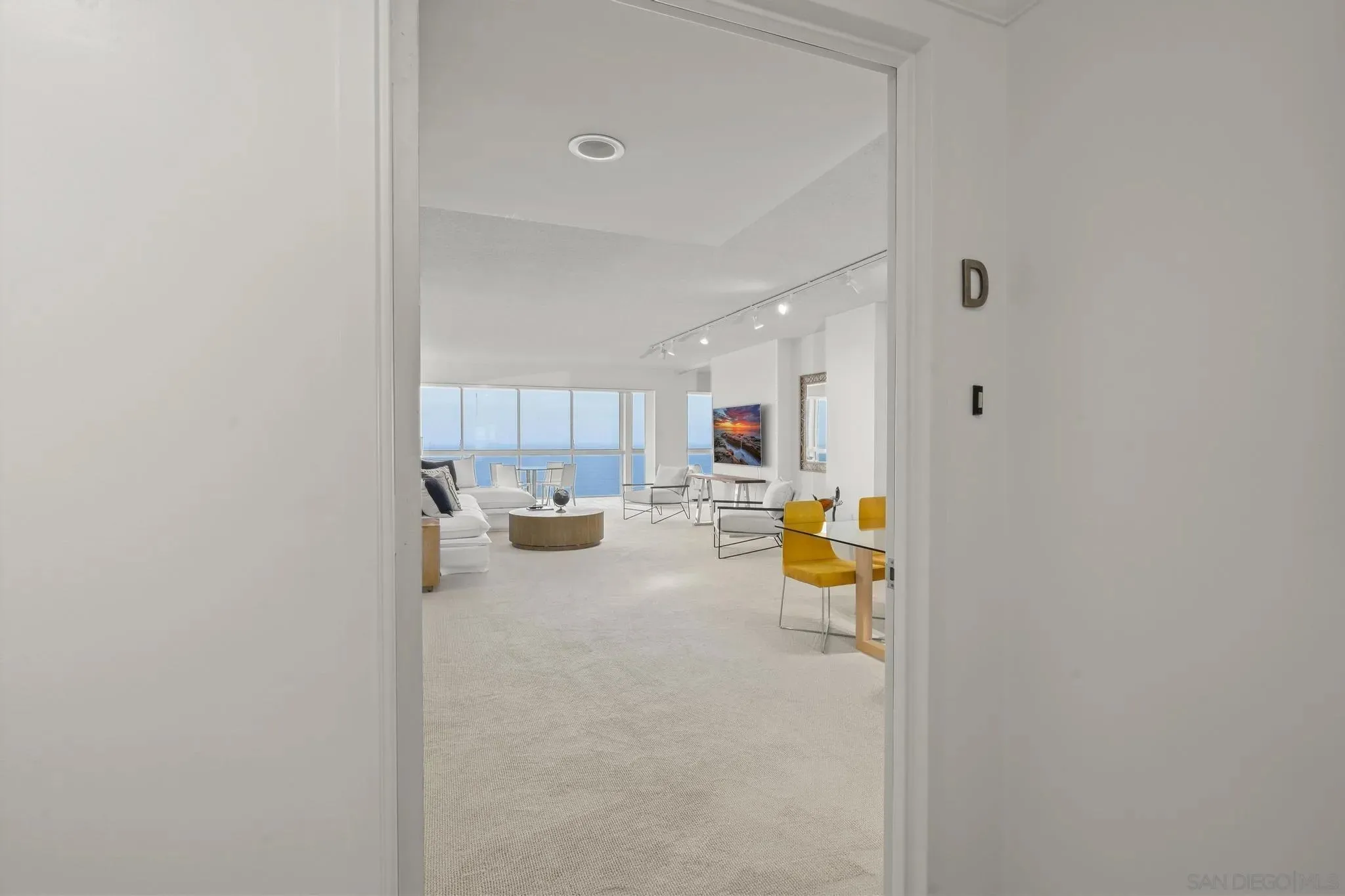 La Jolla, California 92037, United States, 2 Bedrooms Bedrooms, ,2 BathroomsBathrooms,Residential,Active,186852