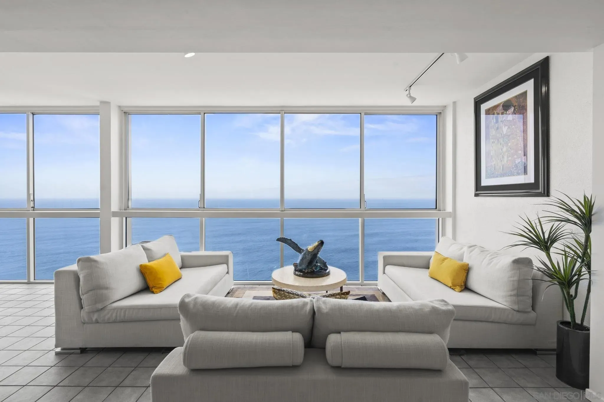 La Jolla, California 92037, United States, 2 Bedrooms Bedrooms, ,2 BathroomsBathrooms,Residential,Active,186852