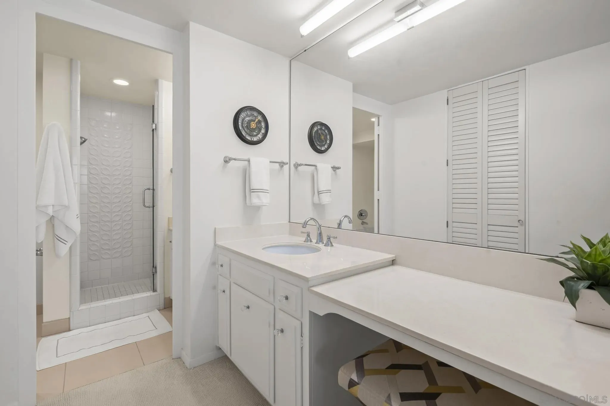 La Jolla, California 92037, United States, 2 Bedrooms Bedrooms, ,2 BathroomsBathrooms,Residential,Active,186852