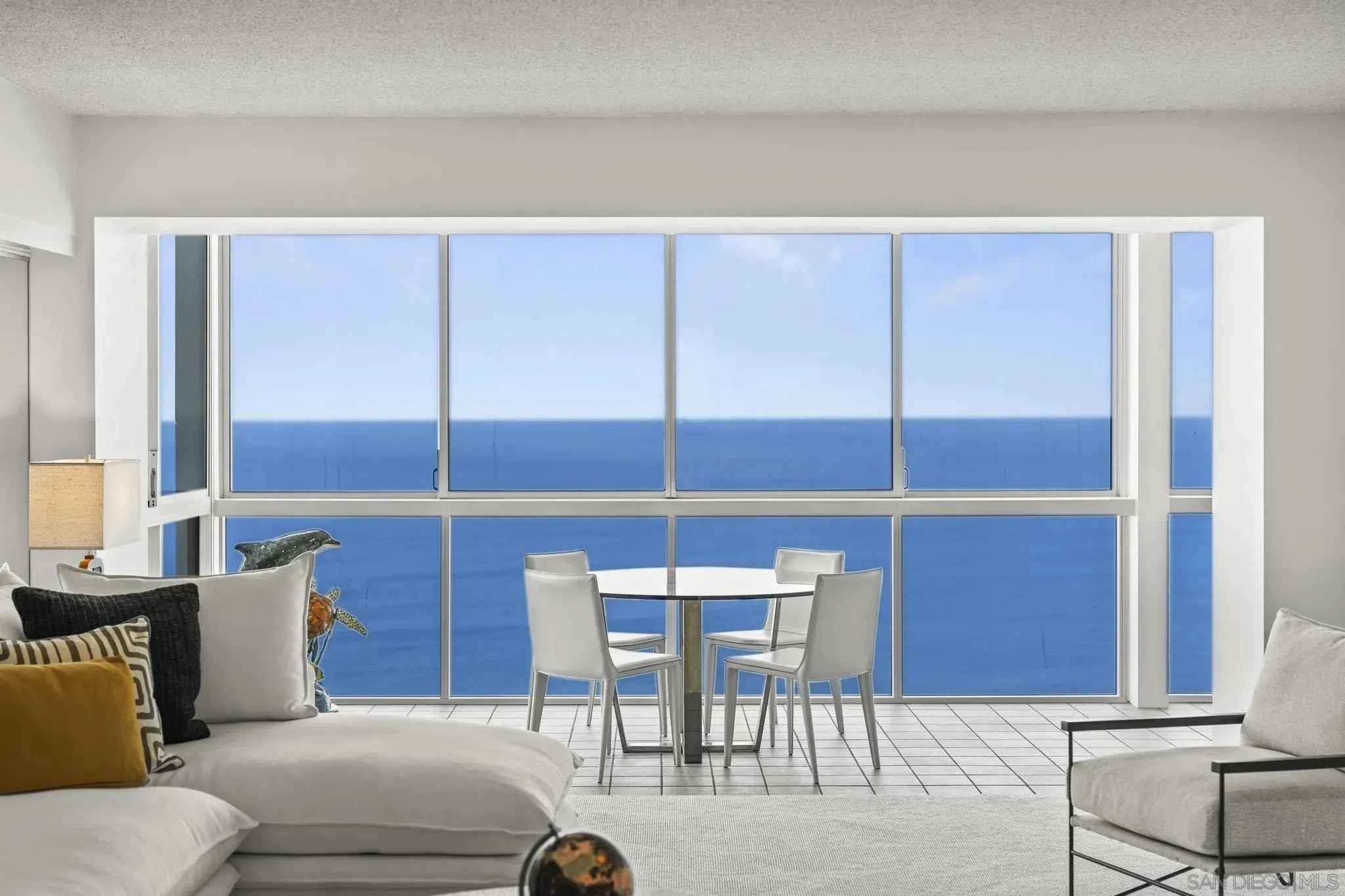 La Jolla, California 92037, United States, 2 Bedrooms Bedrooms, ,2 BathroomsBathrooms,Residential,Active,186852