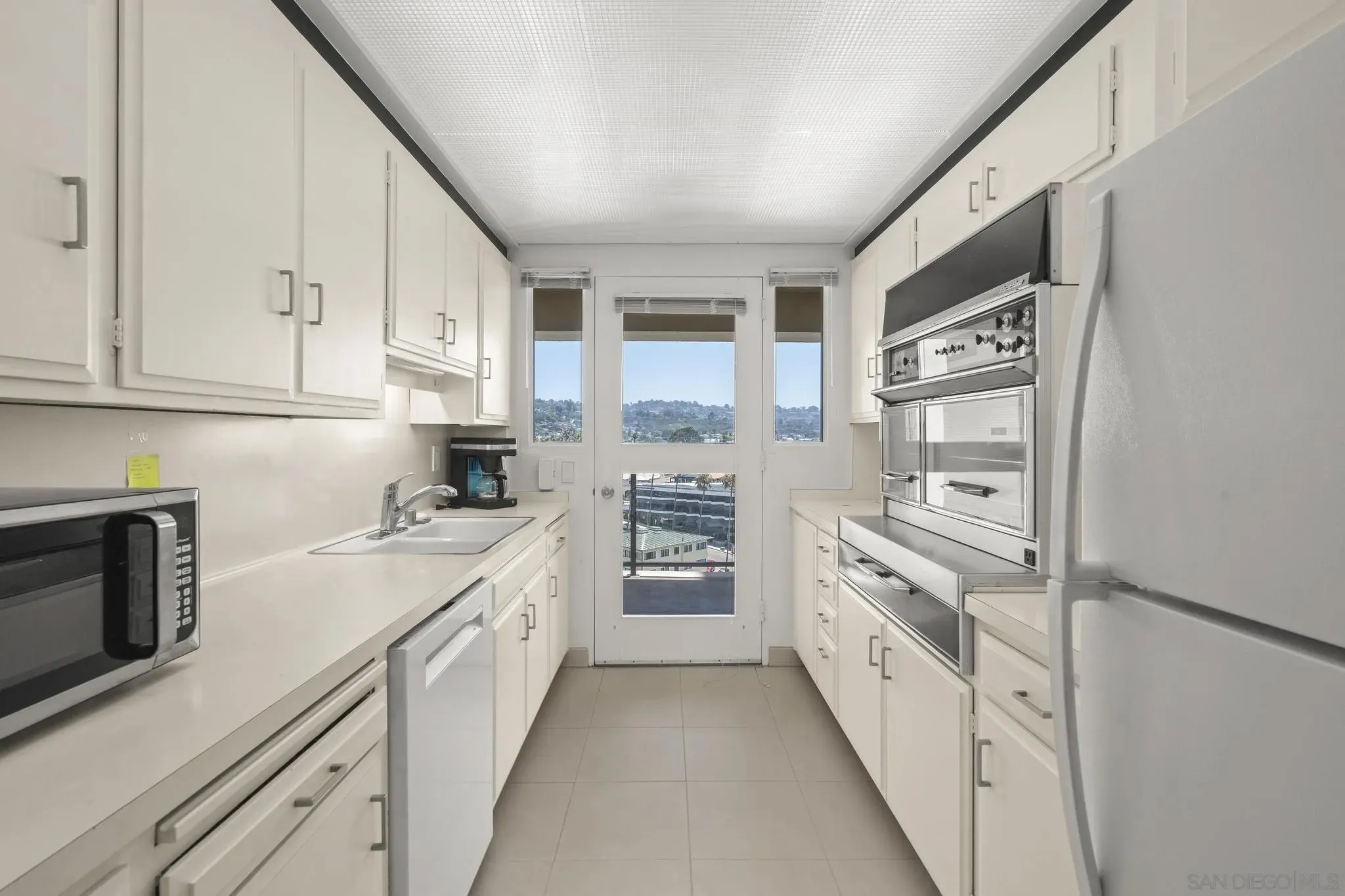 La Jolla, California 92037, United States, 2 Bedrooms Bedrooms, ,2 BathroomsBathrooms,Residential,Active,186852