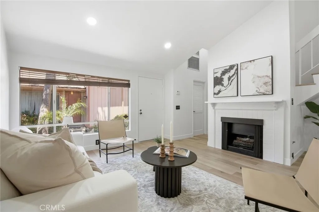 3342 Elm Avenue 26