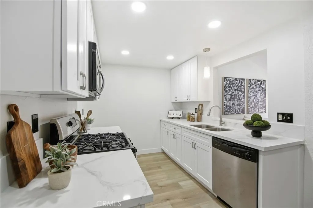 3342 Elm Avenue 26