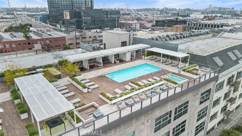 527 Molino Street 213