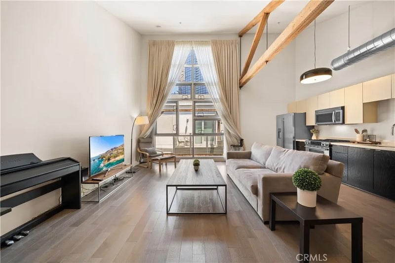 527 Molino Street 213