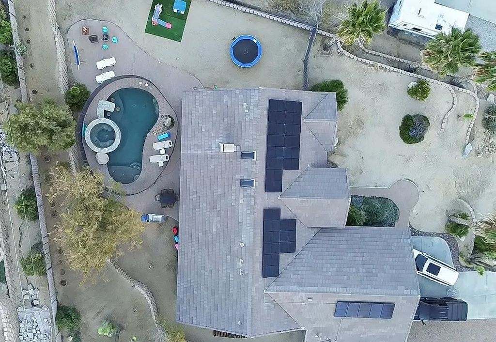 Photo of 7525 Whitney Ave, Yucca Valley, CA 92284 (MLS # SW26000334)