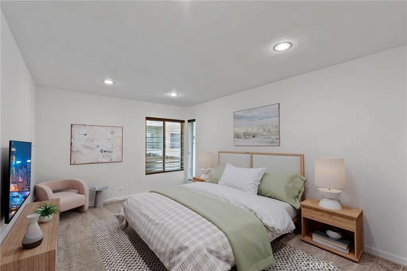 525 N Sycamore Avenue 333
