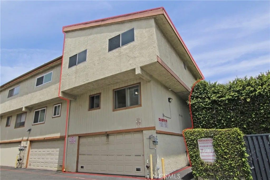 Photo of 13080 Dronfield Avenue #40, Sylmar, CA 91342 (MLS # SR26098228)