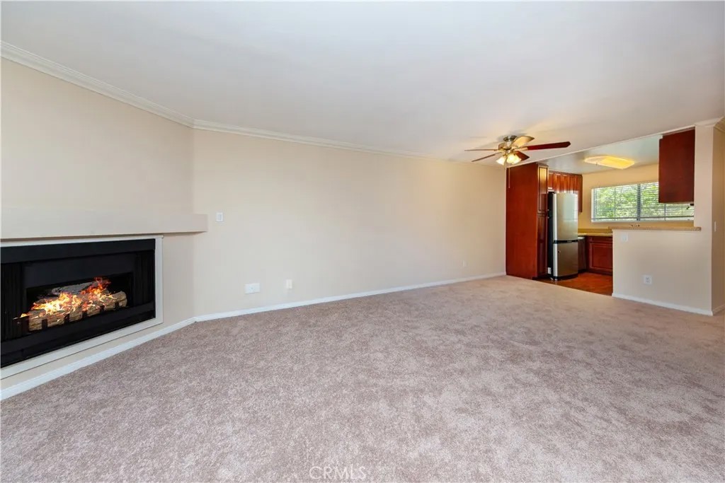 5510 Owensmouth Ave 204
