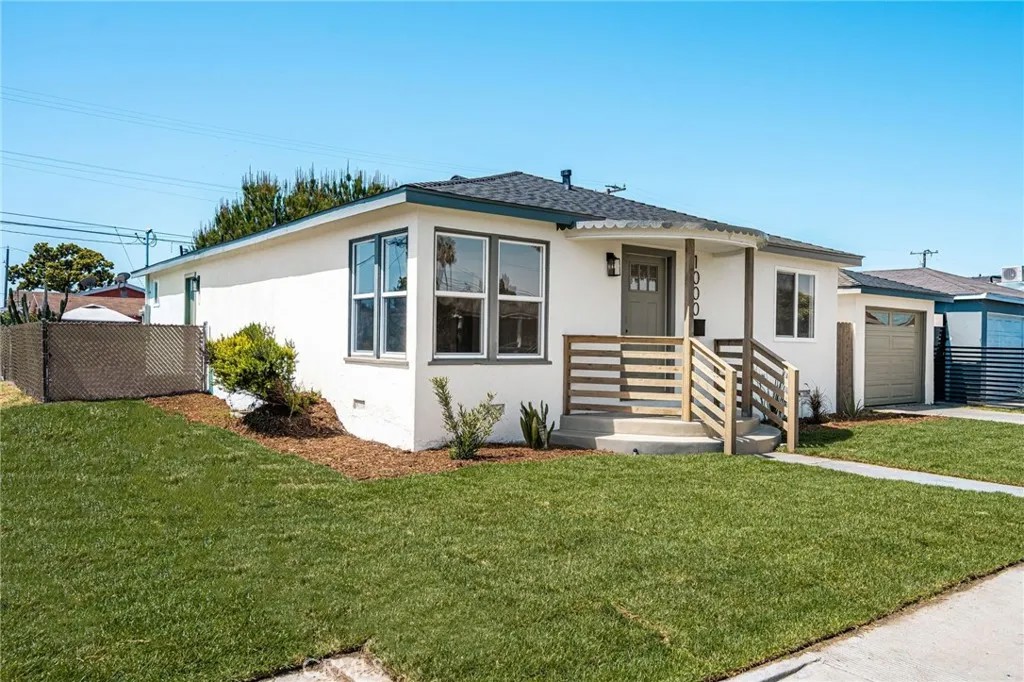 1000 W 131st