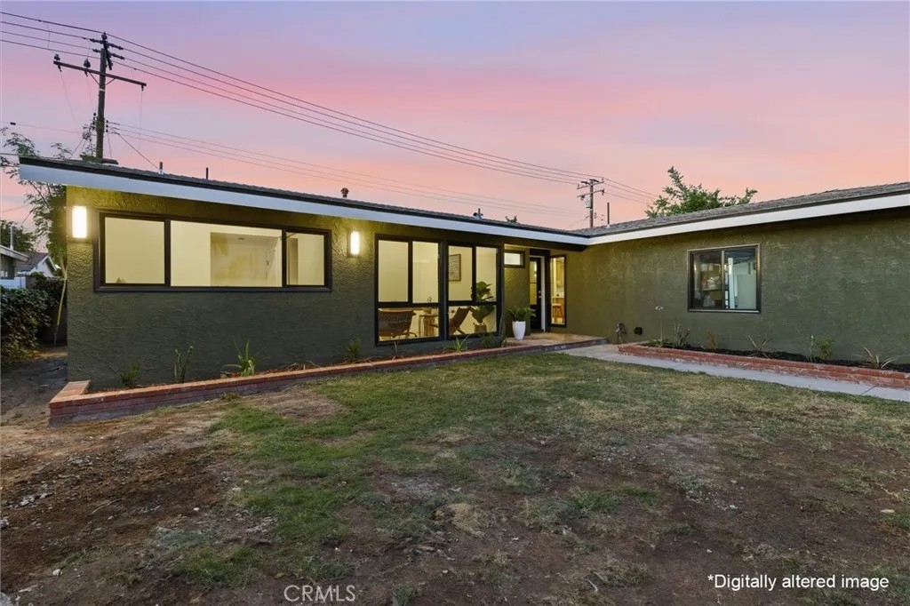 5797 Crescent
