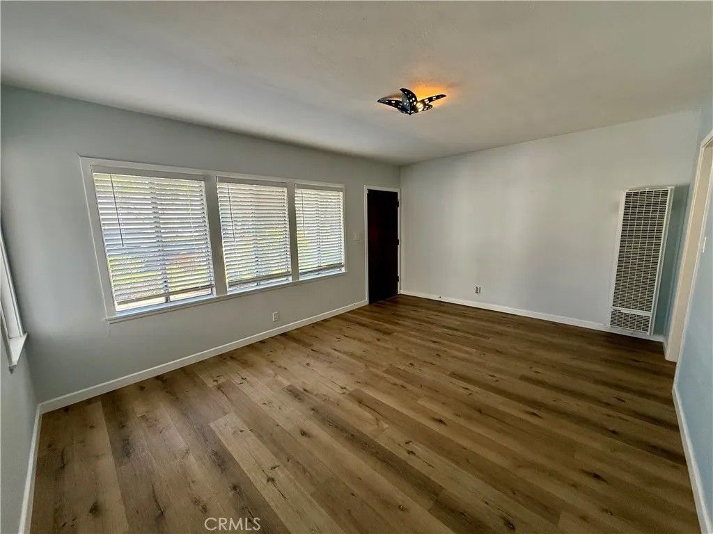 Photo of 14621 Fonthill Avenue, Hawthorne, CA 90250 (MLS # SB25275182)