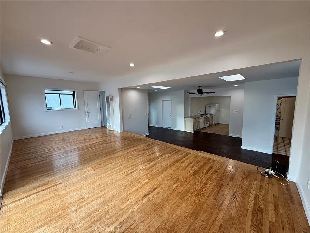 Photo of 14621 Fonthill Avenue, Hawthorne, CA 90250 (MLS # SB25275182)