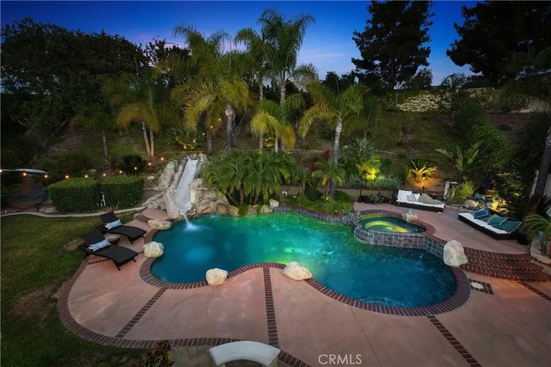 42332 Camino Merano