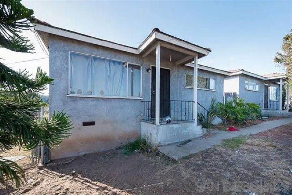 Photo of 811 S S 32nd St, San Diego, CA 92113 (MLS # 250041372)