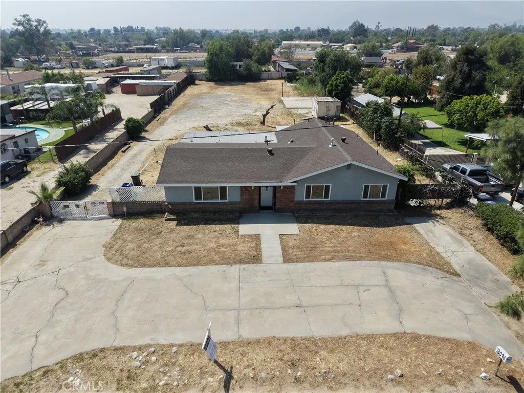 Photo of 3096 N Macy St, San Bernardino, CA 92407 (MLS # CV26000686)